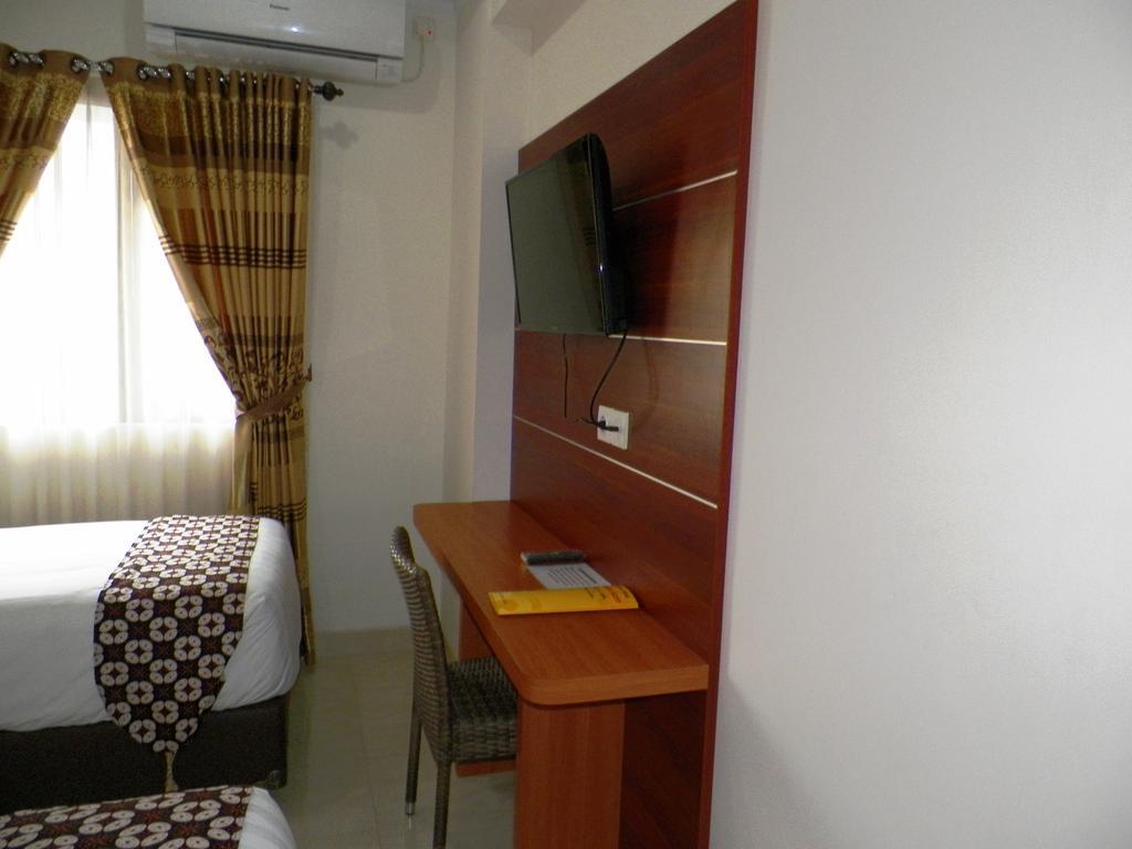 Maranatha Grand Hotel Yogyakarta Room photo