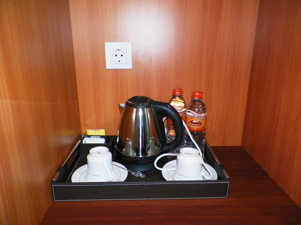 Maranatha Grand Hotel Yogyakarta Room photo