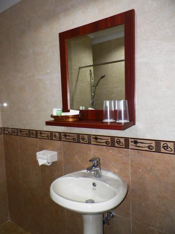 Maranatha Grand Hotel Yogyakarta Room photo