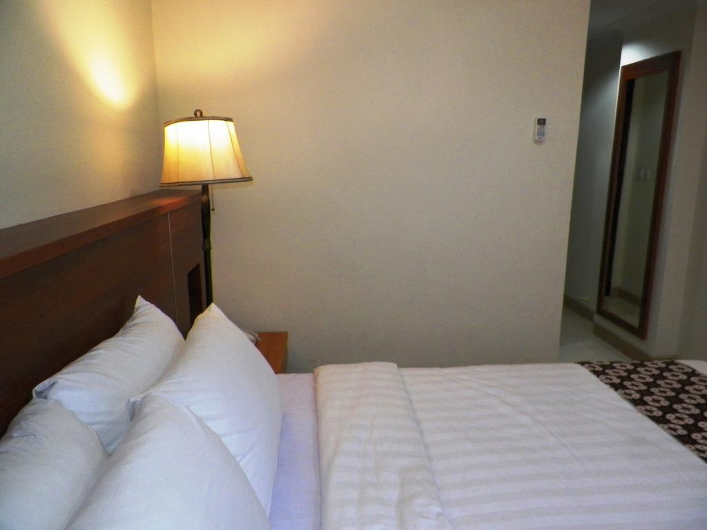 Maranatha Grand Hotel Yogyakarta Room photo